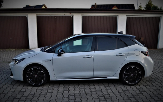 Toyota Corolla cena 94900 przebieg: 33000, rok produkcji 2020 z Drezdenko małe 667